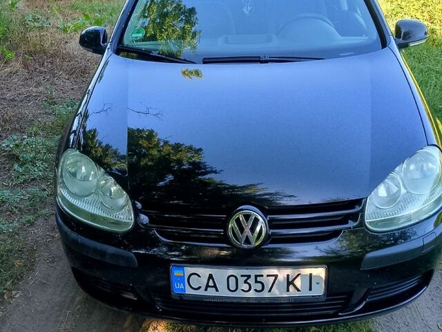 Черный Фольксваген Гольф, объемом двигателя 1.4 л и пробегом 230 тыс. км за 5450 $, фото 1 на Automoto.ua