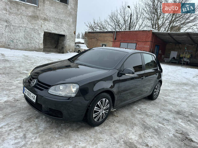 Черный Фольксваген Гольф, объемом двигателя 1.6 л и пробегом 200 тыс. км за 4600 $, фото 1 на Automoto.ua