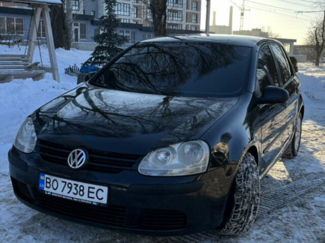 Черный Фольксваген Гольф, объемом двигателя 1.39 л и пробегом 265 тыс. км за 4400 $, фото 1 на Automoto.ua