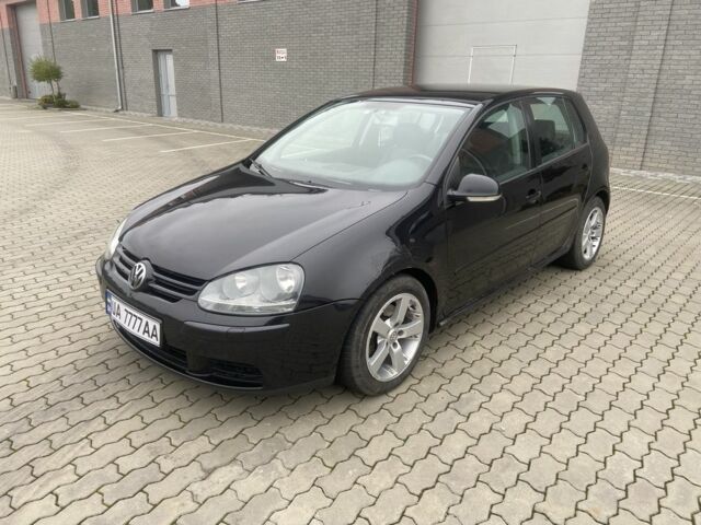 Черный Фольксваген Гольф, объемом двигателя 2 л и пробегом 240 тыс. км за 2250 $, фото 1 на Automoto.ua