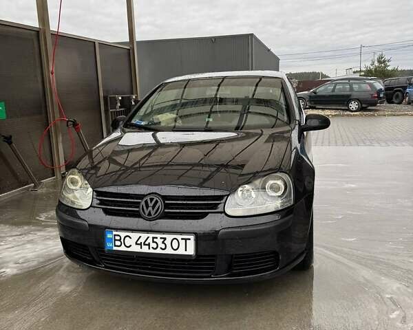 Черный Фольксваген Гольф, объемом двигателя 1.6 л и пробегом 230 тыс. км за 3500 $, фото 1 на Automoto.ua