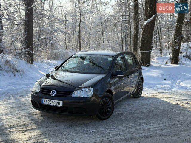Черный Фольксваген Гольф, объемом двигателя 1.6 л и пробегом 194 тыс. км за 5299 $, фото 1 на Automoto.ua