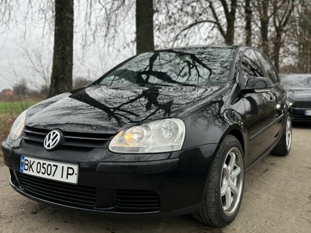 Черный Фольксваген Гольф, объемом двигателя 1.6 л и пробегом 193 тыс. км за 5200 $, фото 1 на Automoto.ua