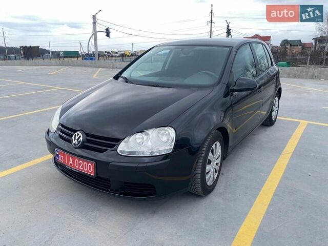 Черный Фольксваген Гольф, объемом двигателя 1.6 л и пробегом 212 тыс. км за 4800 $, фото 1 на Automoto.ua