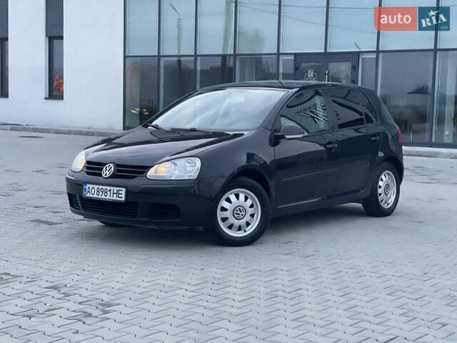 Черный Фольксваген Гольф, объемом двигателя 1.39 л и пробегом 233 тыс. км за 5400 $, фото 1 на Automoto.ua