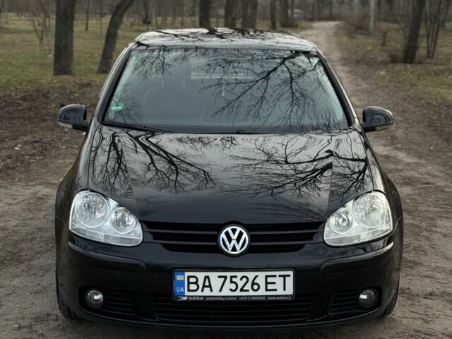 Черный Фольксваген Гольф, объемом двигателя 1.6 л и пробегом 217 тыс. км за 4599 $, фото 1 на Automoto.ua