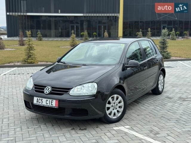 Черный Фольксваген Гольф, объемом двигателя 1.6 л и пробегом 175 тыс. км за 5500 $, фото 1 на Automoto.ua