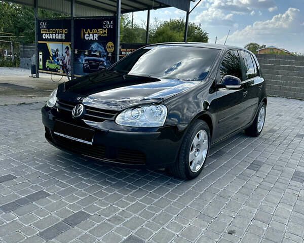 Черный Фольксваген Гольф, объемом двигателя 1.39 л и пробегом 235 тыс. км за 5499 $, фото 1 на Automoto.ua