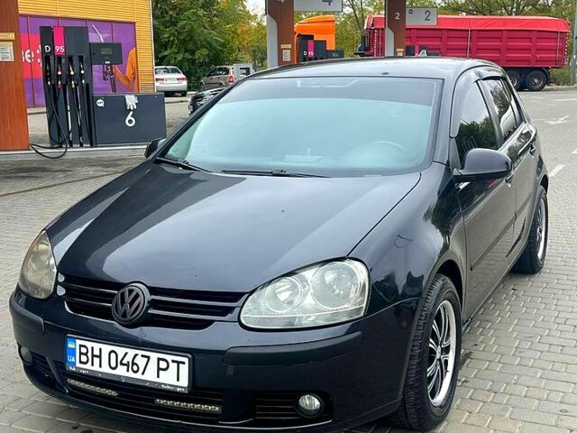 Черный Фольксваген Гольф, объемом двигателя 1.6 л и пробегом 287 тыс. км за 4999 $, фото 1 на Automoto.ua