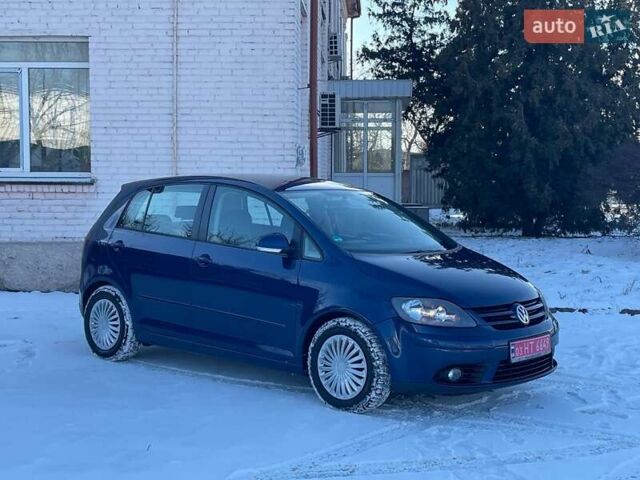 Черный Фольксваген Гольф, объемом двигателя 1.4 л и пробегом 195 тыс. км за 5000 $, фото 1 на Automoto.ua
