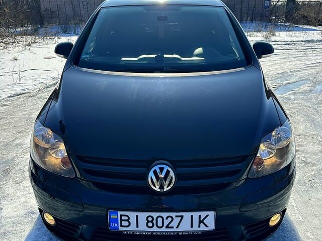 Черный Фольксваген Гольф, объемом двигателя 1.6 л и пробегом 200 тыс. км за 5800 $, фото 1 на Automoto.ua