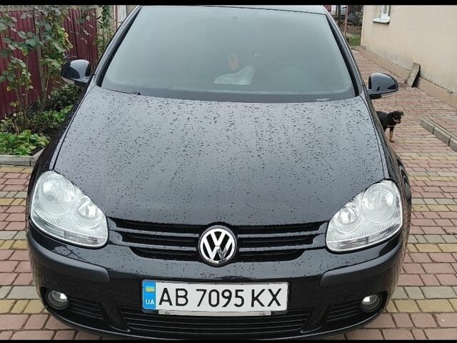 Черный Фольксваген Гольф, объемом двигателя 1.6 л и пробегом 170 тыс. км за 5700 $, фото 1 на Automoto.ua