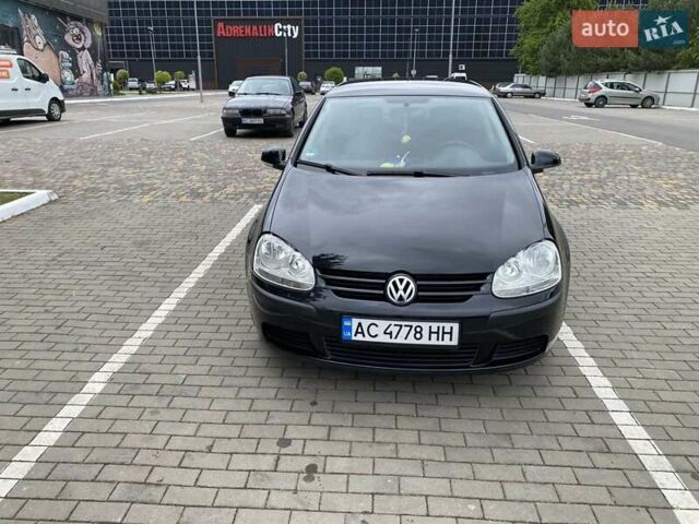 Черный Фольксваген Гольф, объемом двигателя 1.4 л и пробегом 230 тыс. км за 4900 $, фото 1 на Automoto.ua