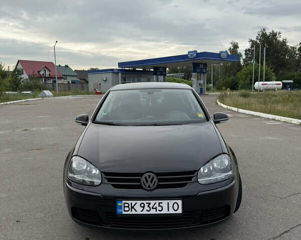 Чорний Фольксваген Гольф, об'ємом двигуна 1.6 л та пробігом 247 тис. км за 5600 $, фото 1 на Automoto.ua