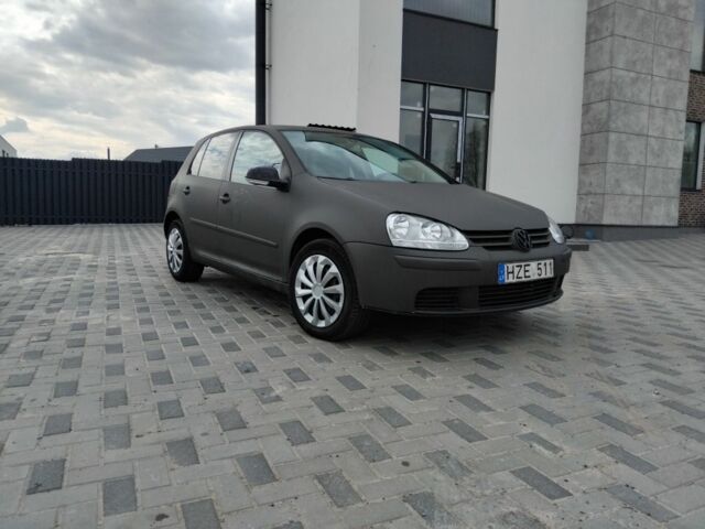 Черный Фольксваген Гольф, объемом двигателя 1.9 л и пробегом 300 тыс. км за 1750 $, фото 1 на Automoto.ua