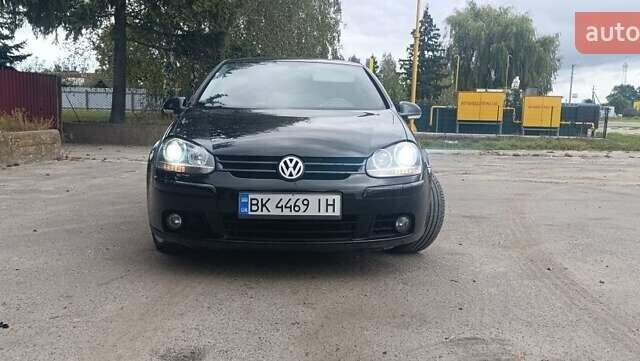 Чорний Фольксваген Гольф, об'ємом двигуна 2 л та пробігом 273 тис. км за 5400 $, фото 1 на Automoto.ua