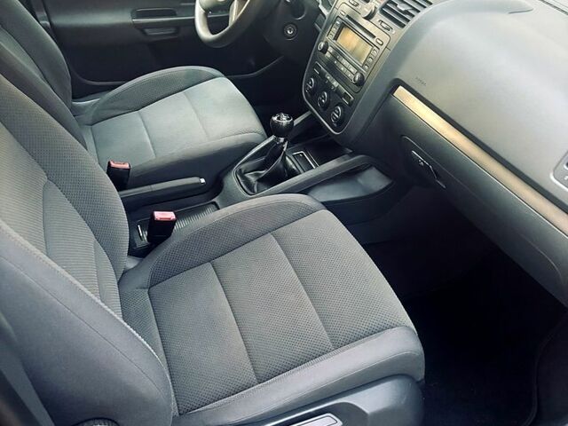 Чорний Фольксваген Гольф, об'ємом двигуна 1.6 л та пробігом 188 тис. км за 5650 $, фото 1 на Automoto.ua