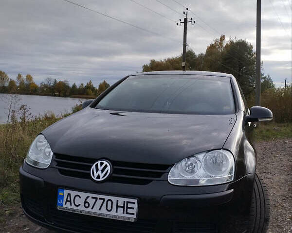 Черный Фольксваген Гольф, объемом двигателя 1.39 л и пробегом 121 тыс. км за 5150 $, фото 1 на Automoto.ua