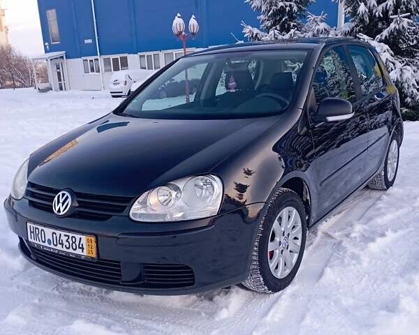 Черный Фольксваген Гольф, объемом двигателя 1.6 л и пробегом 214 тыс. км за 5850 $, фото 1 на Automoto.ua