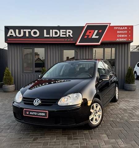 Черный Фольксваген Гольф, объемом двигателя 1.6 л и пробегом 137 тыс. км за 7000 $, фото 1 на Automoto.ua
