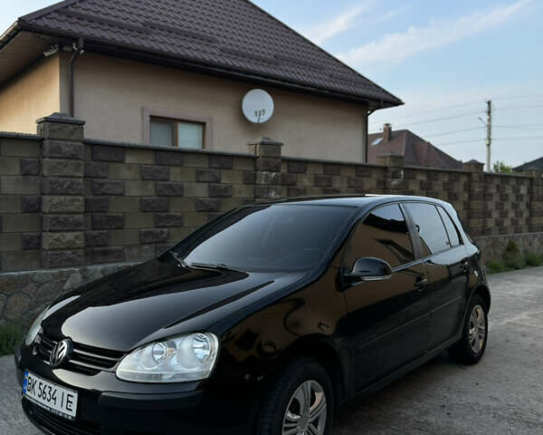 Черный Фольксваген Гольф, объемом двигателя 1.4 л и пробегом 266 тыс. км за 4800 $, фото 1 на Automoto.ua