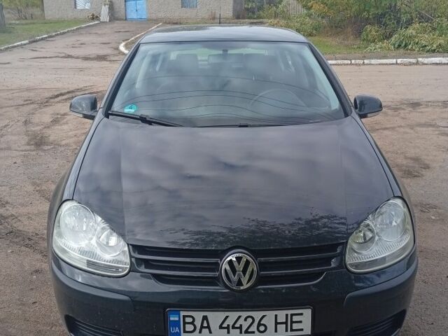 Черный Фольксваген Гольф, объемом двигателя 1.4 л и пробегом 200 тыс. км за 5600 $, фото 1 на Automoto.ua