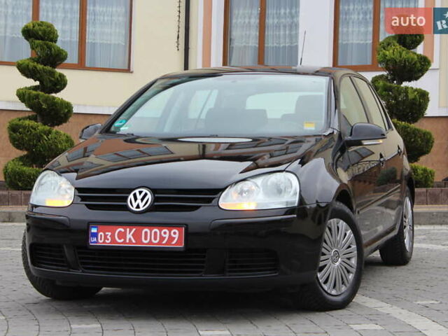 Черный Фольксваген Гольф, объемом двигателя 1.6 л и пробегом 205 тыс. км за 5290 $, фото 1 на Automoto.ua