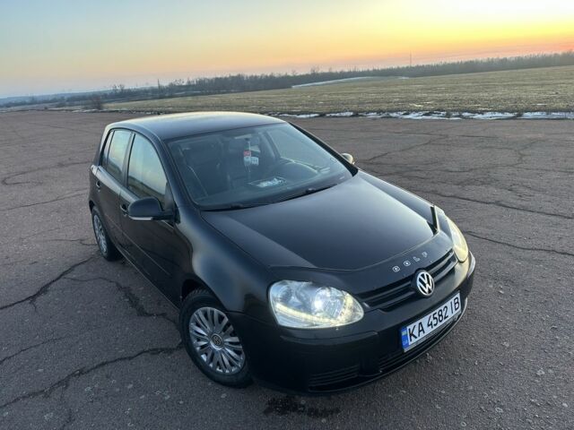 Черный Фольксваген Гольф, объемом двигателя 1.6 л и пробегом 270 тыс. км за 4750 $, фото 1 на Automoto.ua