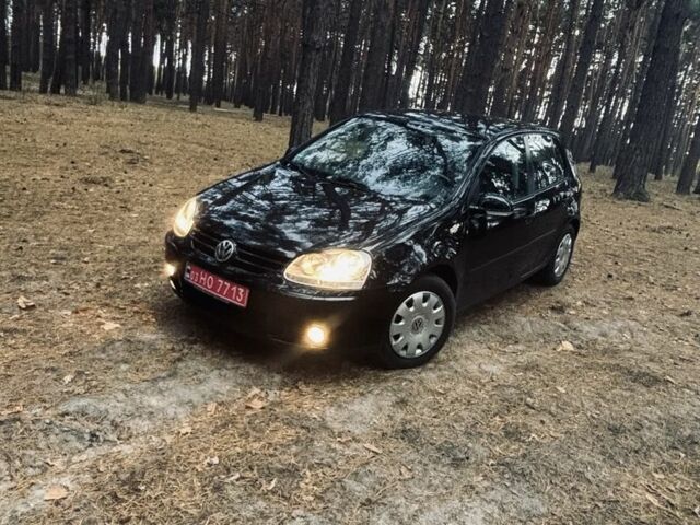 Черный Фольксваген Гольф, объемом двигателя 1.4 л и пробегом 268 тыс. км за 5600 $, фото 1 на Automoto.ua