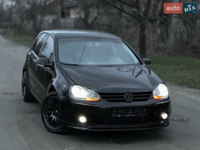 Черный Фольксваген Гольф, объемом двигателя 1.6 л и пробегом 299 тыс. км за 5800 $, фото 1 на Automoto.ua