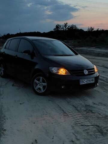 Черный Фольксваген Гольф, объемом двигателя 1.4 л и пробегом 212 тыс. км за 4900 $, фото 1 на Automoto.ua