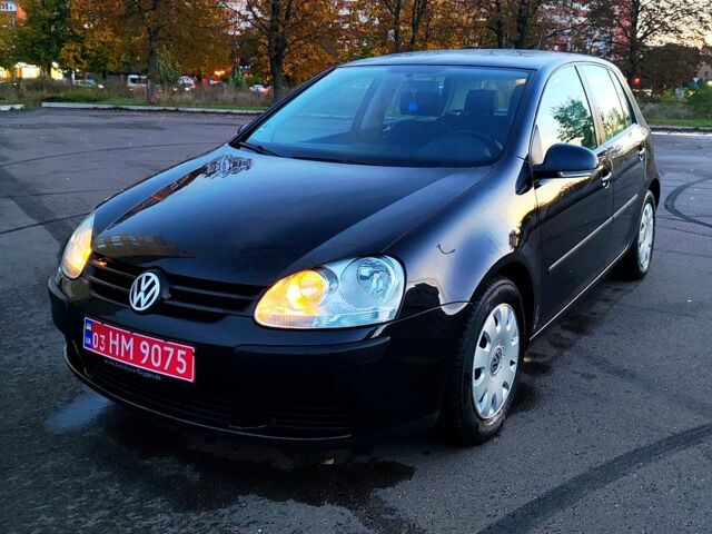 Черный Фольксваген Гольф, объемом двигателя 1.6 л и пробегом 223 тыс. км за 5350 $, фото 1 на Automoto.ua