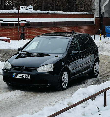 Черный Фольксваген Гольф, объемом двигателя 1.6 л и пробегом 250 тыс. км за 4650 $, фото 1 на Automoto.ua
