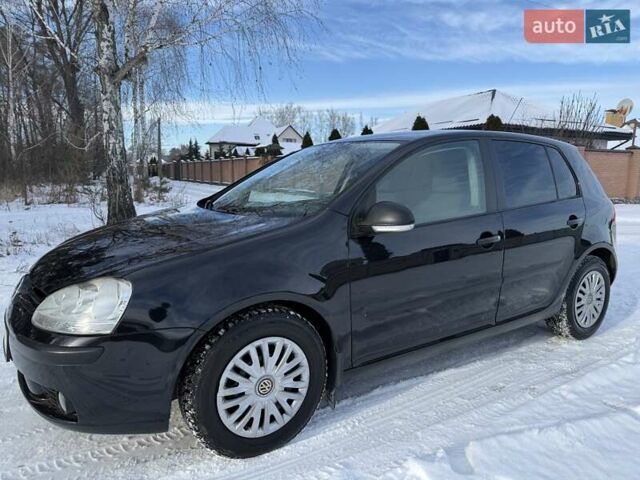 Черный Фольксваген Гольф, объемом двигателя 1.6 л и пробегом 200 тыс. км за 5700 $, фото 1 на Automoto.ua