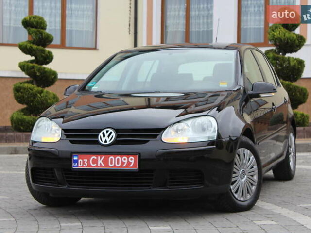 Черный Фольксваген Гольф, объемом двигателя 1.6 л и пробегом 205 тыс. км за 5590 $, фото 1 на Automoto.ua