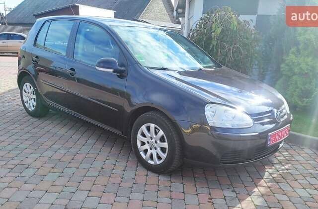 Черный Фольксваген Гольф, объемом двигателя 1.6 л и пробегом 188 тыс. км за 5500 $, фото 1 на Automoto.ua
