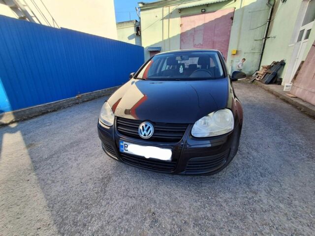 Черный Фольксваген Гольф, объемом двигателя 0 л и пробегом 235 тыс. км за 4900 $, фото 1 на Automoto.ua