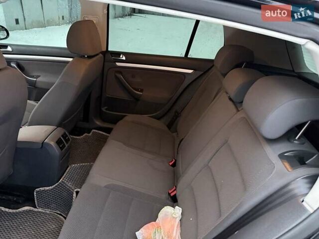 Черный Фольксваген Гольф, объемом двигателя 1.4 л и пробегом 281 тыс. км за 5500 $, фото 1 на Automoto.ua