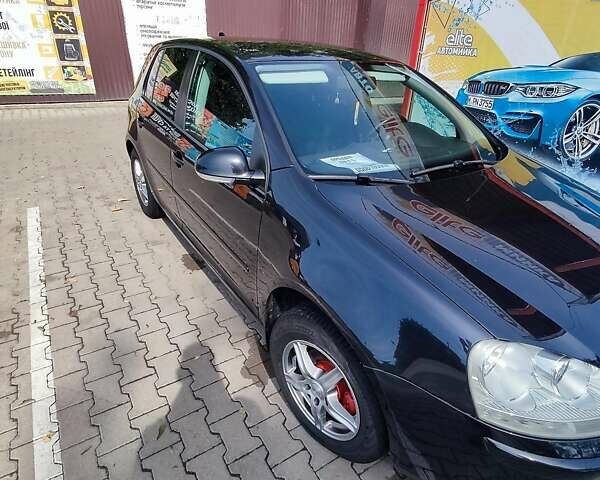 Черный Фольксваген Гольф, объемом двигателя 1.6 л и пробегом 215 тыс. км за 6800 $, фото 1 на Automoto.ua