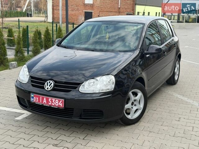 Черный Фольксваген Гольф, объемом двигателя 1.6 л и пробегом 223 тыс. км за 5300 $, фото 1 на Automoto.ua