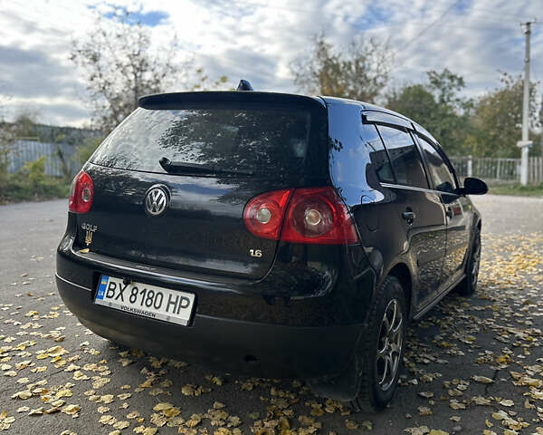 Черный Фольксваген Гольф, объемом двигателя 1.6 л и пробегом 244 тыс. км за 5799 $, фото 1 на Automoto.ua