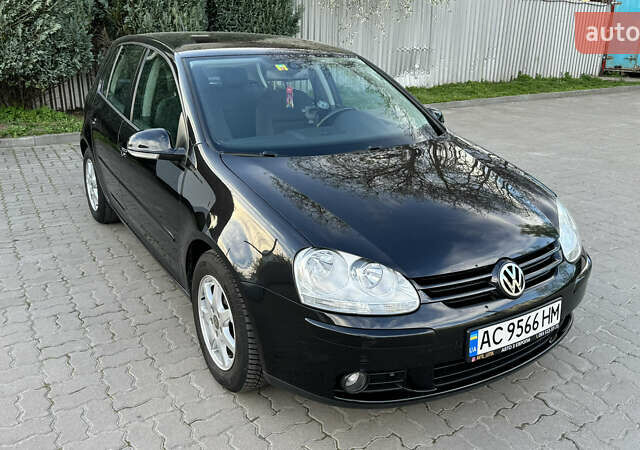Чорний Фольксваген Гольф, об'ємом двигуна 1.39 л та пробігом 189 тис. км за 7500 $, фото 1 на Automoto.ua