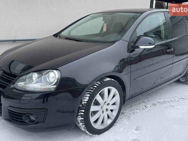 Черный Фольксваген Гольф, объемом двигателя 1.4 л и пробегом 112 тыс. км за 5400 $, фото 1 на Automoto.ua