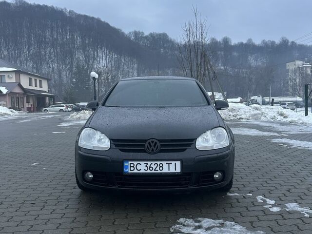 Черный Фольксваген Гольф, объемом двигателя 1.4 л и пробегом 243 тыс. км за 6200 $, фото 1 на Automoto.ua