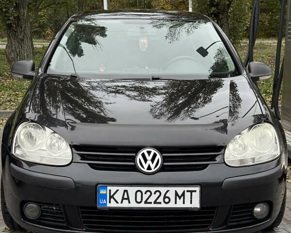 Черный Фольксваген Гольф, объемом двигателя 1.6 л и пробегом 243 тыс. км за 6300 $, фото 1 на Automoto.ua