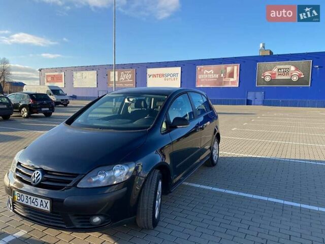 Черный Фольксваген Гольф, объемом двигателя 1.6 л и пробегом 141 тыс. км за 6600 $, фото 1 на Automoto.ua