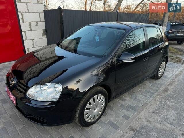 Черный Фольксваген Гольф, объемом двигателя 1.6 л и пробегом 220 тыс. км за 5900 $, фото 1 на Automoto.ua