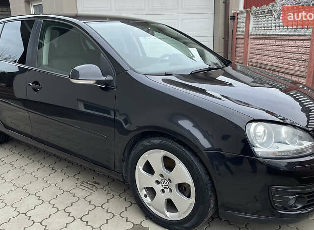 Черный Фольксваген Гольф, объемом двигателя 1.4 л и пробегом 112 тыс. км за 5600 $, фото 1 на Automoto.ua
