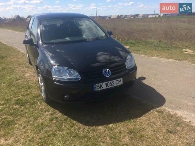 Черный Фольксваген Гольф, объемом двигателя 1.4 л и пробегом 200 тыс. км за 6000 $, фото 1 на Automoto.ua