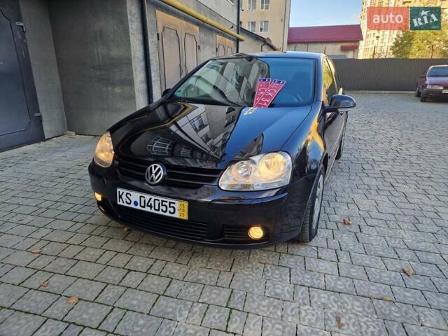 Черный Фольксваген Гольф, объемом двигателя 1.6 л и пробегом 255 тыс. км за 5950 $, фото 1 на Automoto.ua